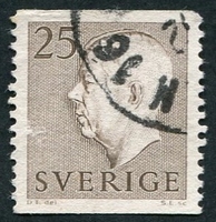 N°0421-1957-SUEDE-GUSTAVE VI ADOLPHE-25O-BRUN