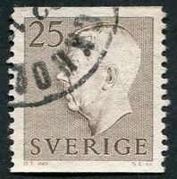 N°0421-1957-SUEDE-GUSTAVE VI ADOLPHE-25O-BRUN