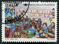 N°2518-2001-ITALIE-LA PHILATELIE A L'ECOLE-800L