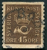 N°0140-1920-SUEDE-EMBLEME DE LA POSTE-45O-BRUN FONCE