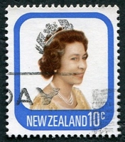 N°0701-1977-NOUVELLE ZELANDE-ELIZABETH II-10C