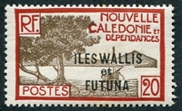 N°049-1930-WALLIS ET FUTUNA-BATEAU ET PAYSAGE-20C
