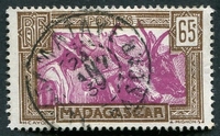N°172-1930-MADAGASCAR-ATTELAGE DE ZEBUS-65C-BRUN ET LILAS