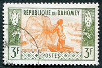 N°0161-1961-DAHOMEY-PECHEUR EN LAGUNE-3F-VERT/ORANGE