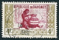 N°0162-1961-DAHOMEY-POTERIE-4F-OLIVE/BORDEAUX