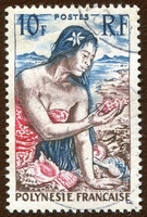 N°009-1958-POLYNESIE-JEUNE FILLE AU COQUILLAGE-10F