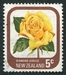 N°0649-1975-NOUVELLE ZELANDE-FLEUR-ROSE DIAMOND JUBILEE-5C 